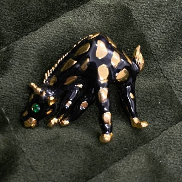 Jewelry - Vintage giraffe enamel brooch - black, gold, green eye